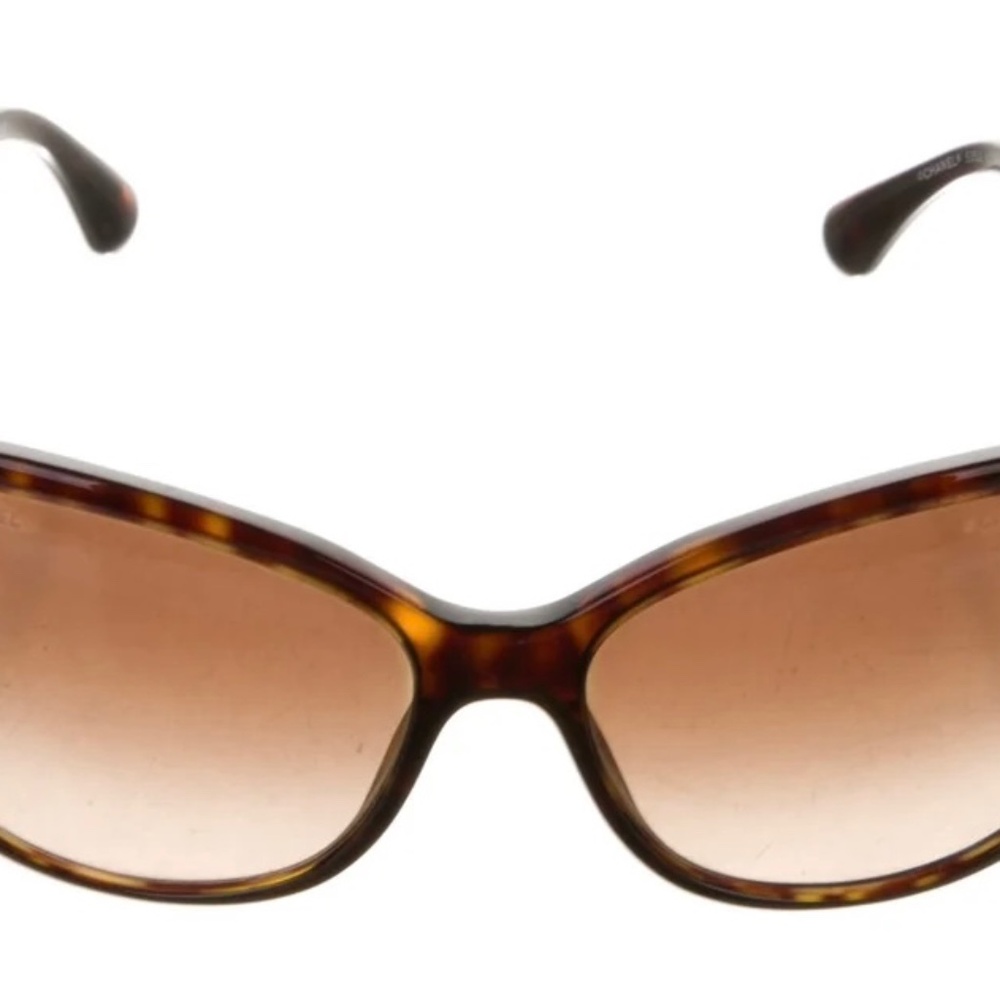 Chanel Chain link Accent sunglasses